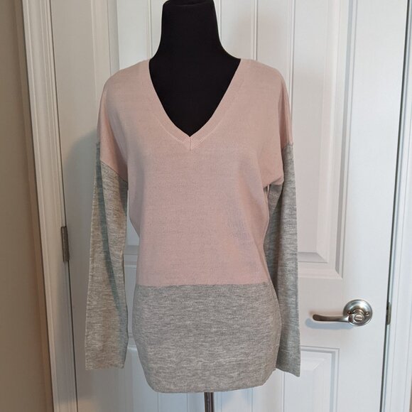 NWOT Venus Pink and Grey Sweater - Picture 1 of 6